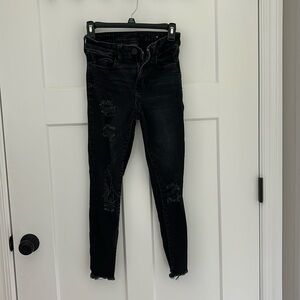 American Eagle distressed jeans size 2 SHORT